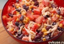 Салат из китайской капусты с помидорами и фасолью