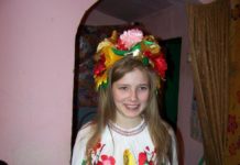 Вот такой украинский костюм я сшила для племянницы