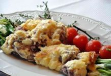Мясо по-французски с сырным соусом