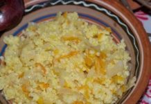 Постная пшенная каша с капустой