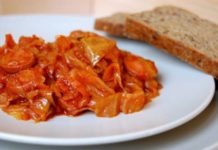 Тушеная капуста с сосиской