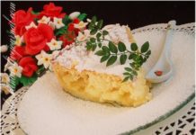 Рецепт творожной шарлотки с яблоками в мультиварке