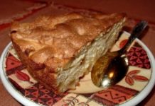 Шарлотка по-румынски с брынзой