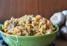 Шавля с мясом и чесночным соусом