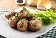 Фрикадельки с рисом