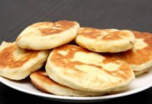 Постные лепешки на минеральной воде (с начинкой)